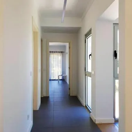 Vakantiehuis Holiday Rua Dos Curvais